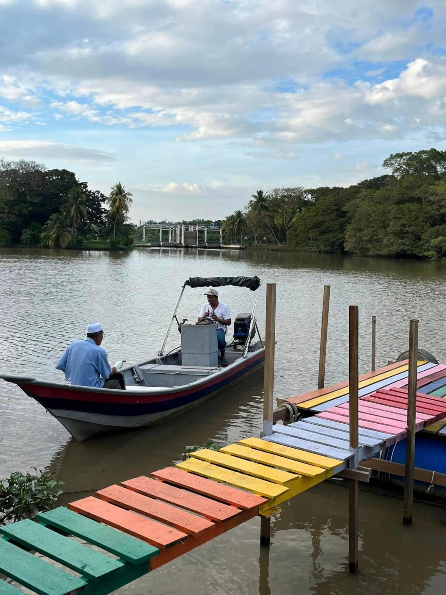 Dangau Sala D'Kontena Alor Setar Exteriör bild